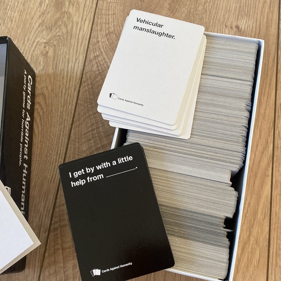 Cards Against Humanity CA Edition - Picture 3 of 5